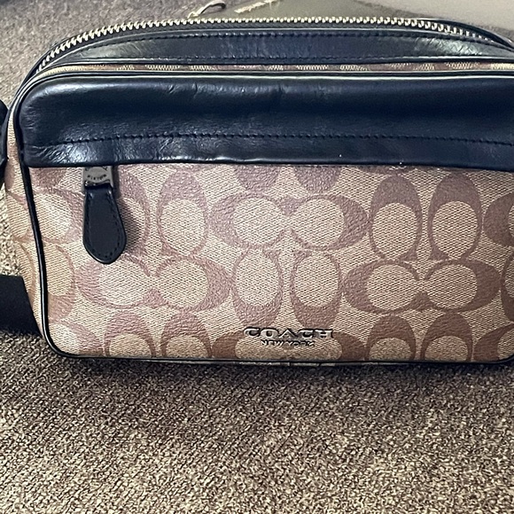 Coach Cross Body - Picture 1 of 3
